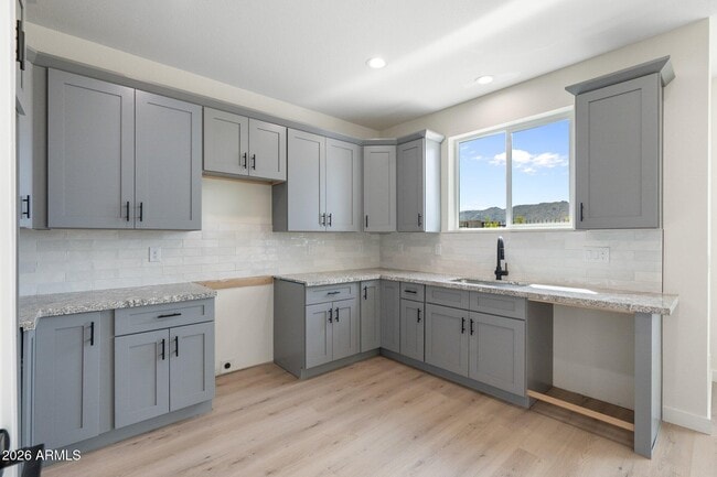 Building Photo - 125 W Latona Rd