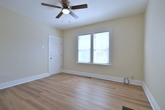 Building Photo - 8602 S Muskegon Ave