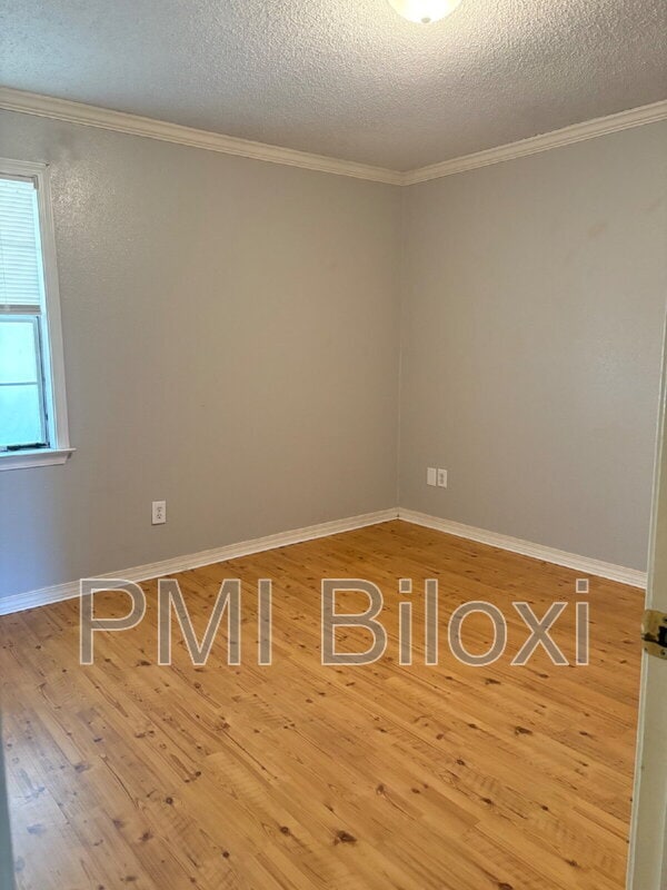 Building Photo - 1916 Hudson St