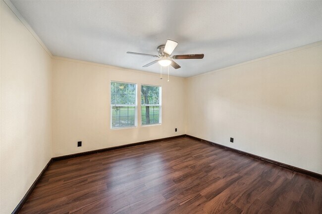 Building Photo - 110 Charlies Ln