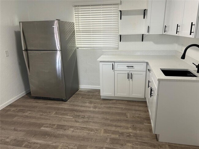 Building Photo - 21828 Virginia Dr