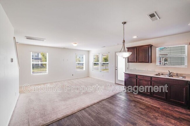 Building Photo - 12915 Hill Pine Rd