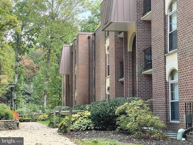 Primary Photo - 3322 Woodburn Village Dr