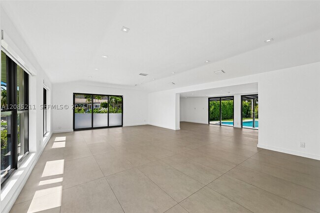 Building Photo - 536 Hibiscus Dr