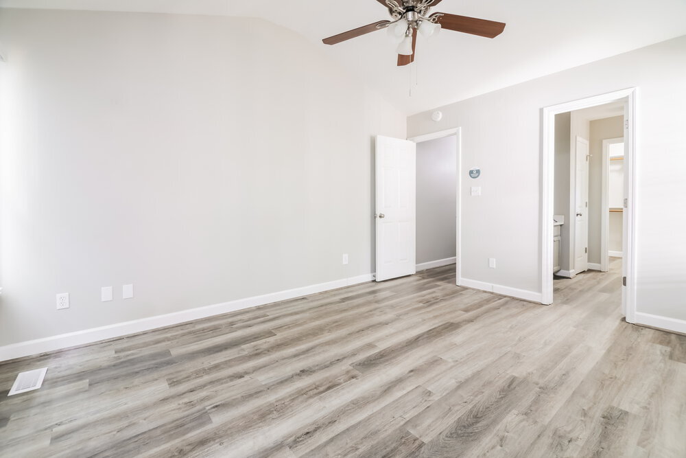 Building Photo - 998 St Catherines Dr