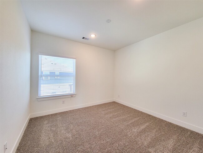 Building Photo - 10058 Rosette Dr