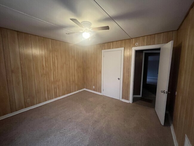 Building Photo - 117 Roosevelt Cir