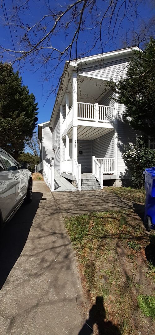 Building Photo - 832 W 38th St