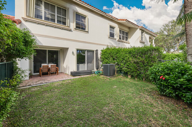Building Photo - 1394 Harbor View W