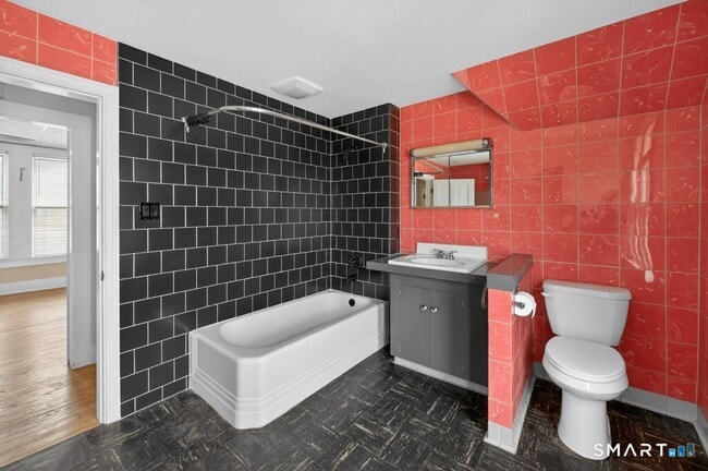 Building Photo - 164 W Main St