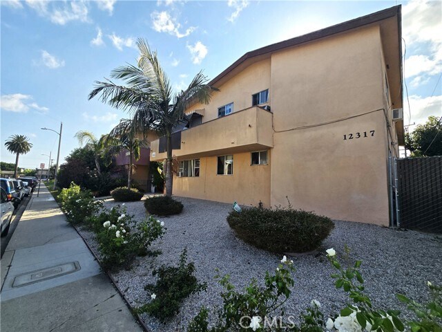 Primary Photo - 12317 Gale Ave