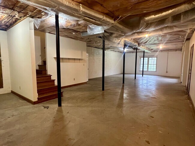Building Photo - 1212 Ridgewood Ct