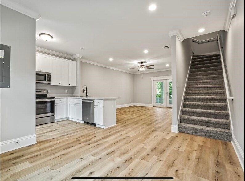 Building Photo - 10 Old Courthouse Way