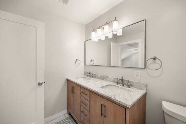 Building Photo - 1326 Broadway-SI FL3-ID1312458P
