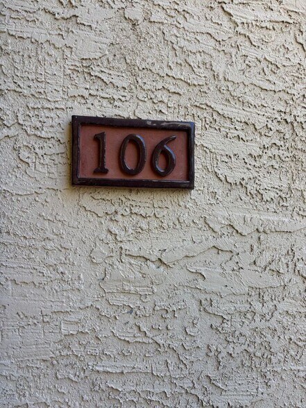 Building Photo - 1201 S McClintock Dr