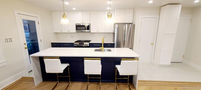 Building Photo - 88-37 62nd Dr