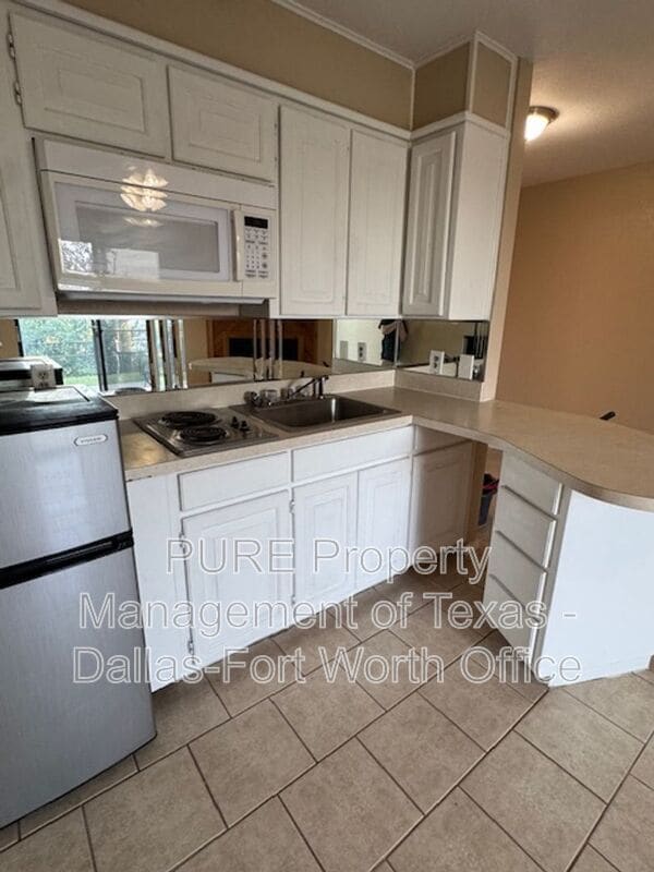 Building Photo - 6321 Kelly Dr