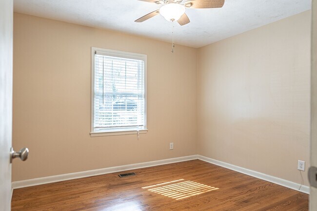 Building Photo - 160 W Delaware Ave