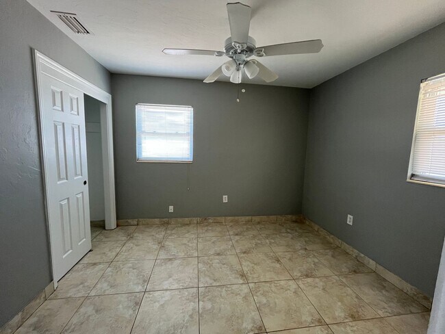 Building Photo - 2154 Inner Cass Cir