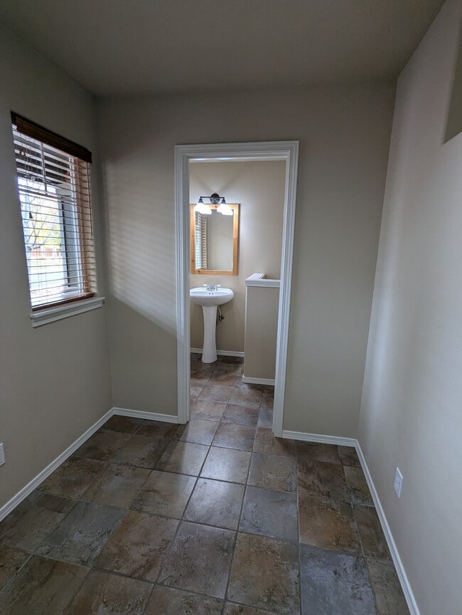 Building Photo - 20565 Sun Meadow Way