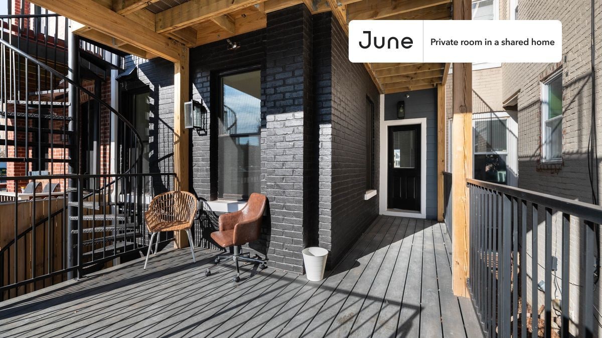 Building Photo - Room in Shared 3 bed/2.5 bath home