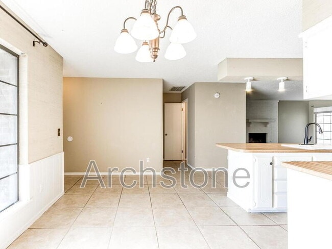 Building Photo - 6605 Lyrewood Ln