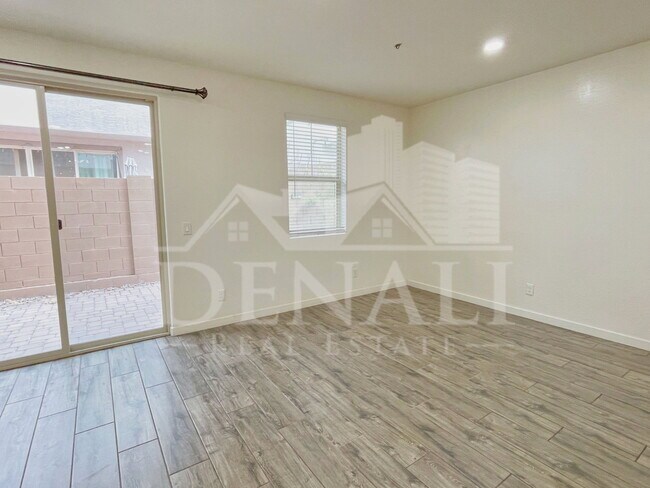Building Photo - 17155 N 9th Pl
