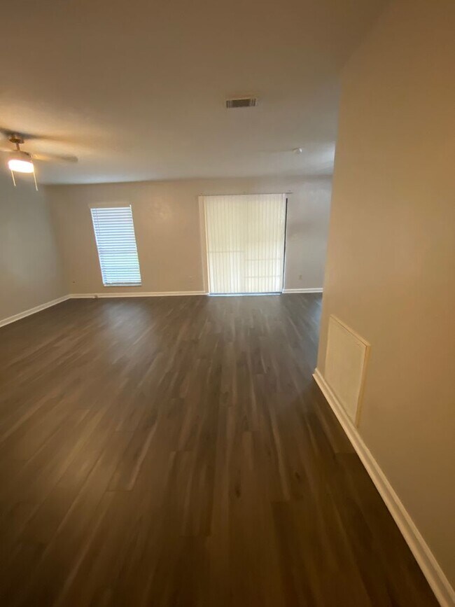 Building Photo - Spcaious home in NW Tallahassee