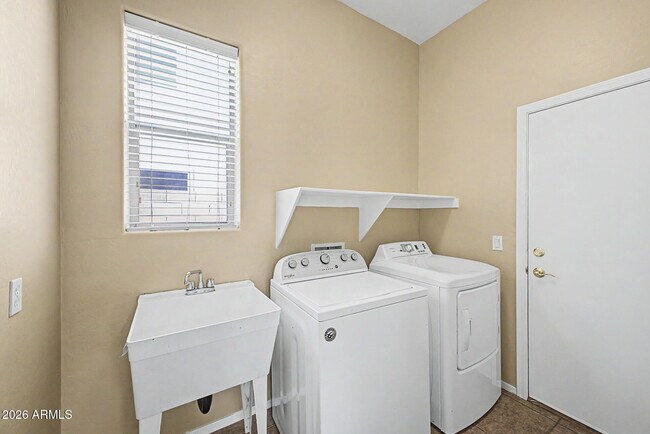 Building Photo - 12929 W Vista Paseo Dr