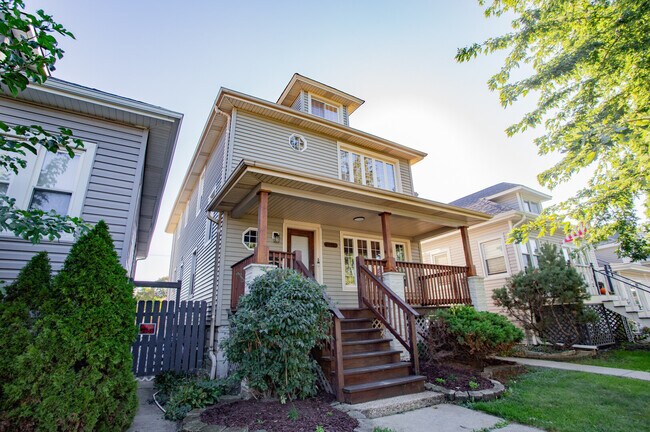 Building Photo - 4217 N Moody Ave