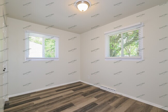 Building Photo - 1149 Scott Ave
