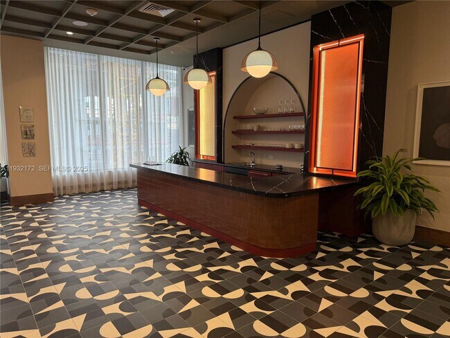 Building Photo - 11 NE 6th St