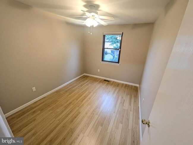 Building Photo - 988 Beechwood Pl