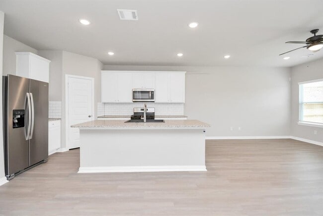 Building Photo - 27110 Newport Trce Ln