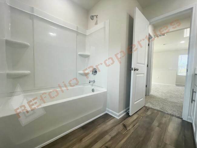 Building Photo - 127 Tourmaline Hl Dr