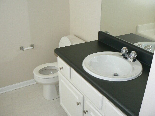 Building Photo - 127 Swanee Ln