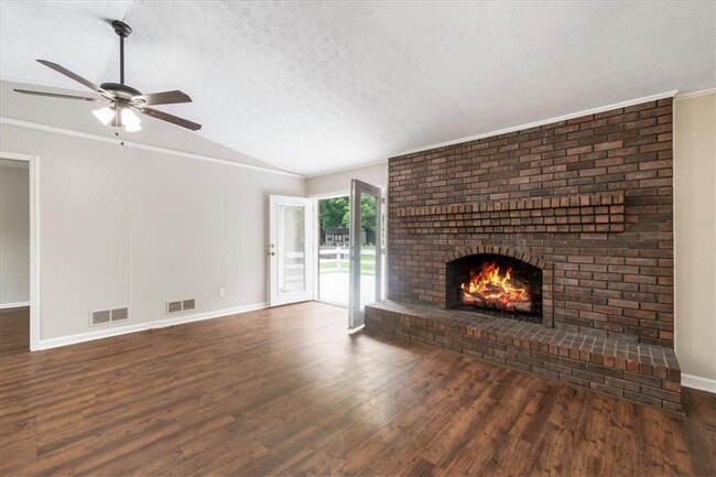 Building Photo - 5146 Bramblewood Dr