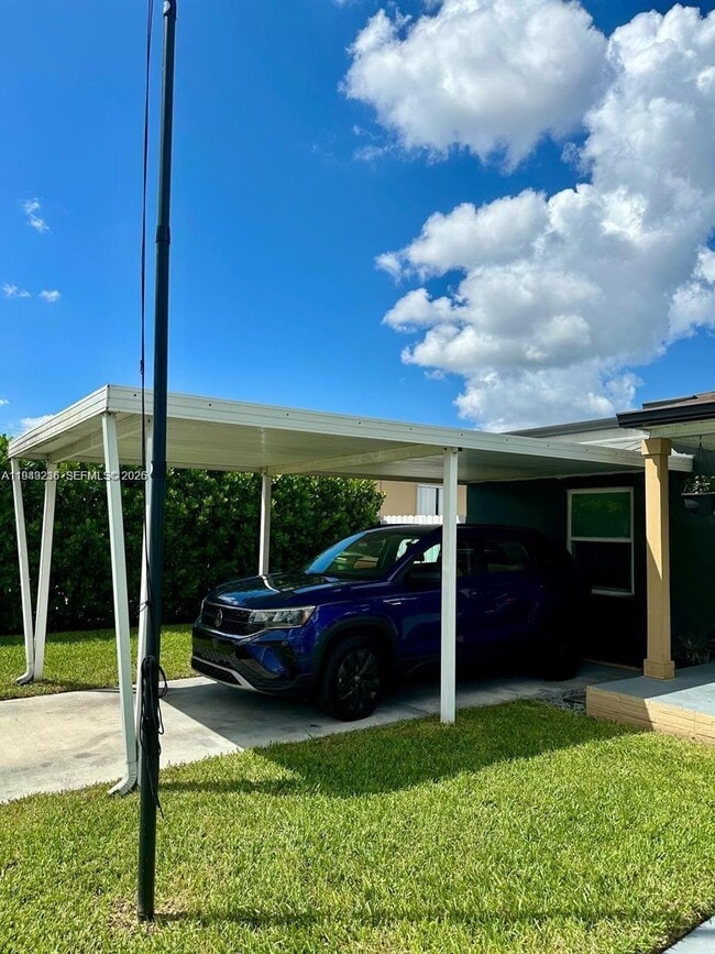 Building Photo - 651 E 38th St