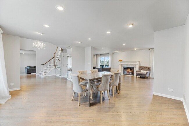 Building Photo - 2419 Cumberland Cir