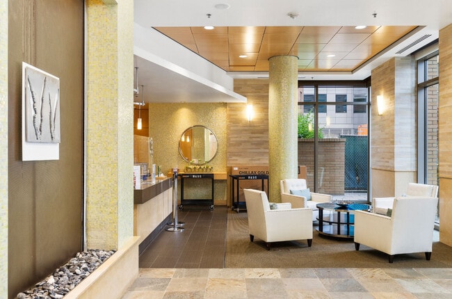 24hr concierge and security - 10610 NE 9th Pl