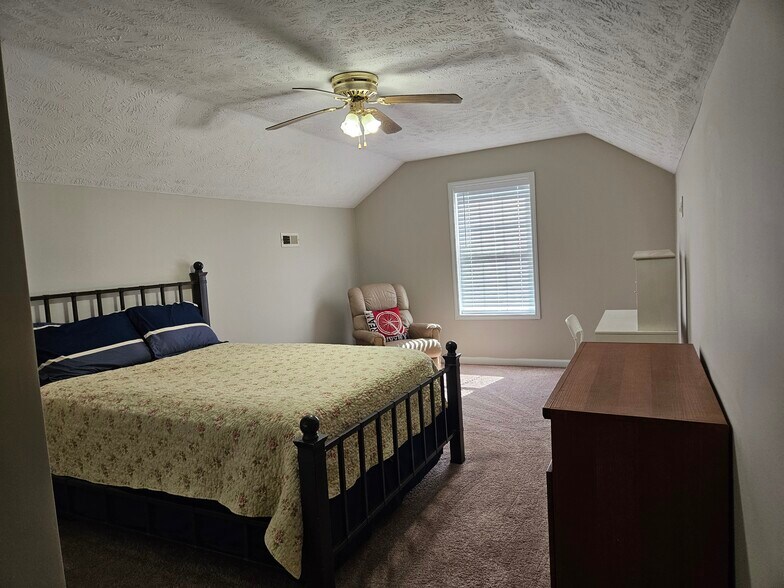 Bedroom #4 (Upstairs) - 6483 Gaddis Dr