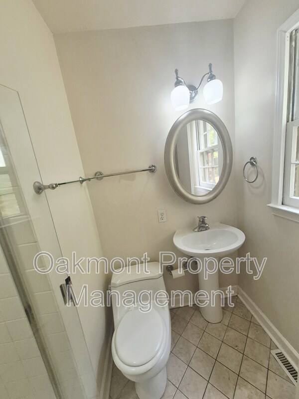 Building Photo - 2404 Barracks Ct