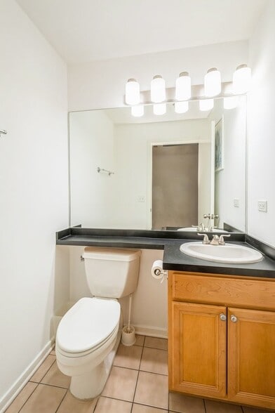 Building Photo - 500 S Clinton St