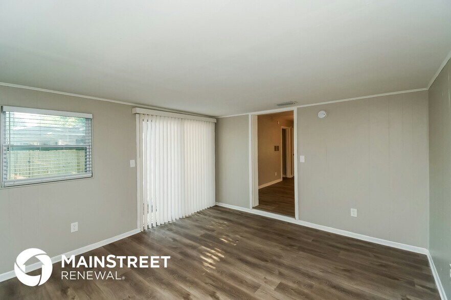 Building Photo - 5742 Norde Dr W