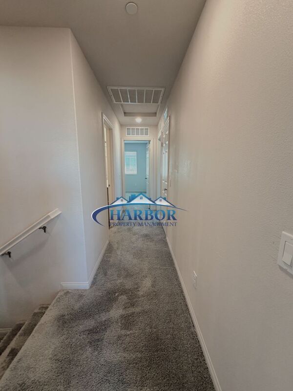 Building Photo - 1215 Canoe Ln