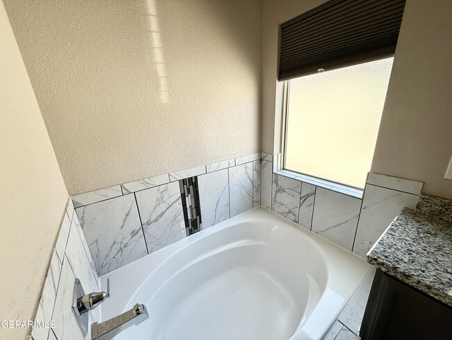 Building Photo - 4817 Mark Avizo