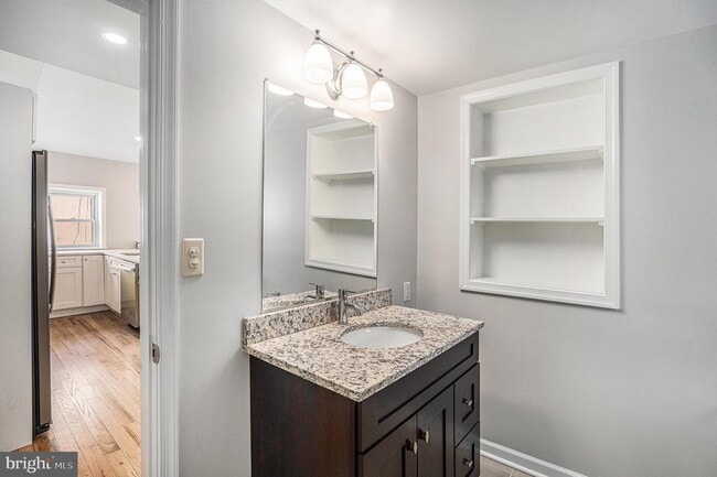 Building Photo - 235 Roberts Ave