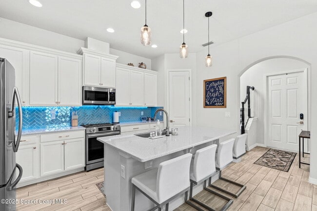 Building Photo - 8110 Allure Dr