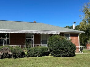 Building Photo - 604 Memorial Park Dr