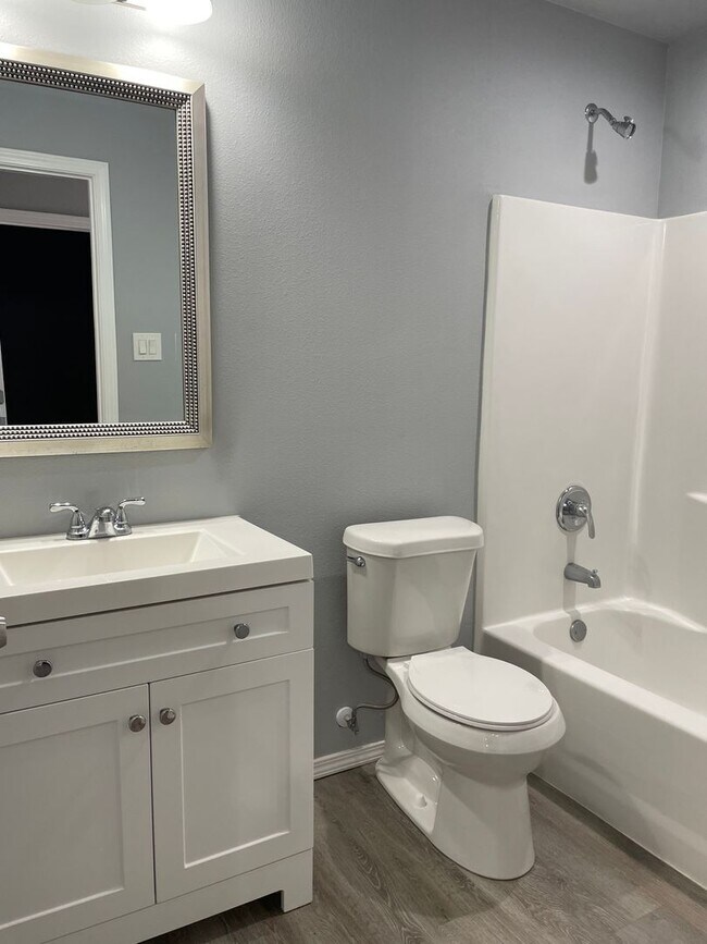 Building Photo - 3 bed 2 bath - Lubbock ISD